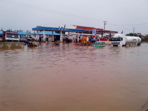 flooded_keffi_abuja_expressroad