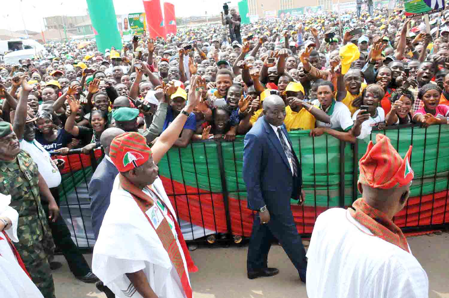President Goodluck Jonathan acknowledging cheers at the PDP presidential rally in Akure, Ondo State…on Wednesday