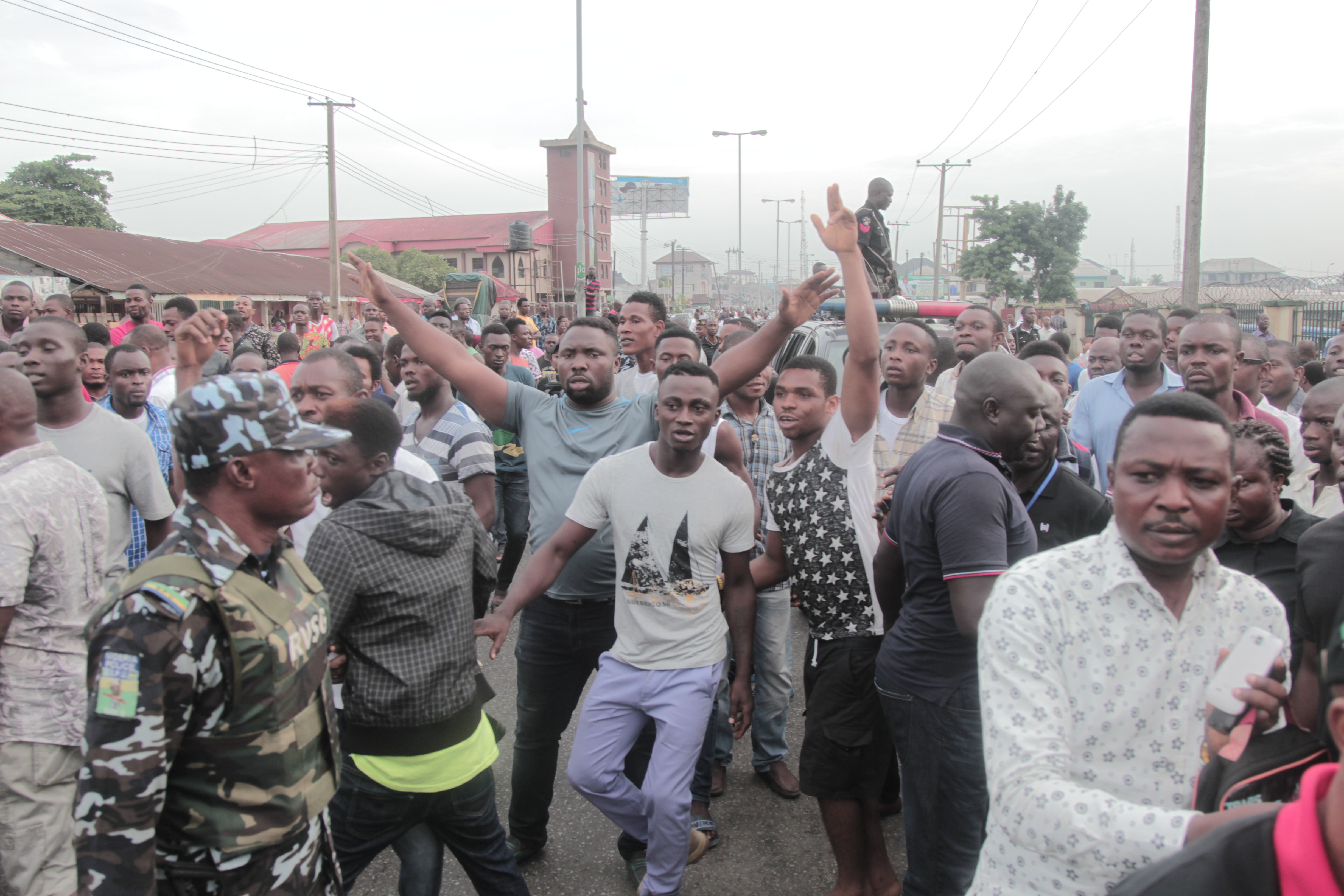 Amaechi: Jonathan, police, REC, thugs rig Rivers polls
