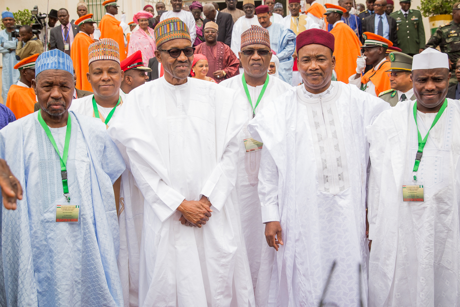 L-R: Governors Aminu Masari (Katsina); Kashim Shettima (Borno); President Muhammadu Buhari; Alhaji Ibrahim Geidam; President Issoufou Mahamadou of Niger Republic and Governor Aminu Tambuwal (Sokoto), shortly after a press conference in Niamey, Niger Republic…on Wednesday.