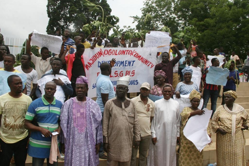 Lagos residents protest Naval officers’ harassment