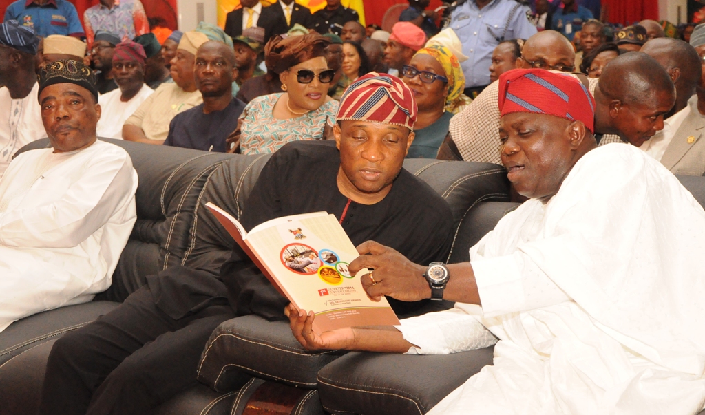 Lagos to sign MoU on 4th Mainland Bridge before May 29, says Ambode at Town Hall meeting