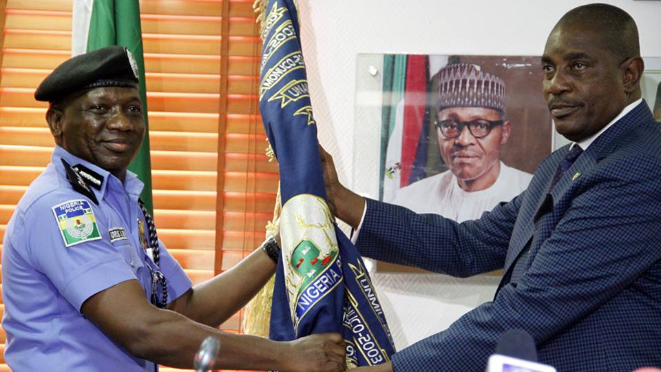 Arase hands over to Idris