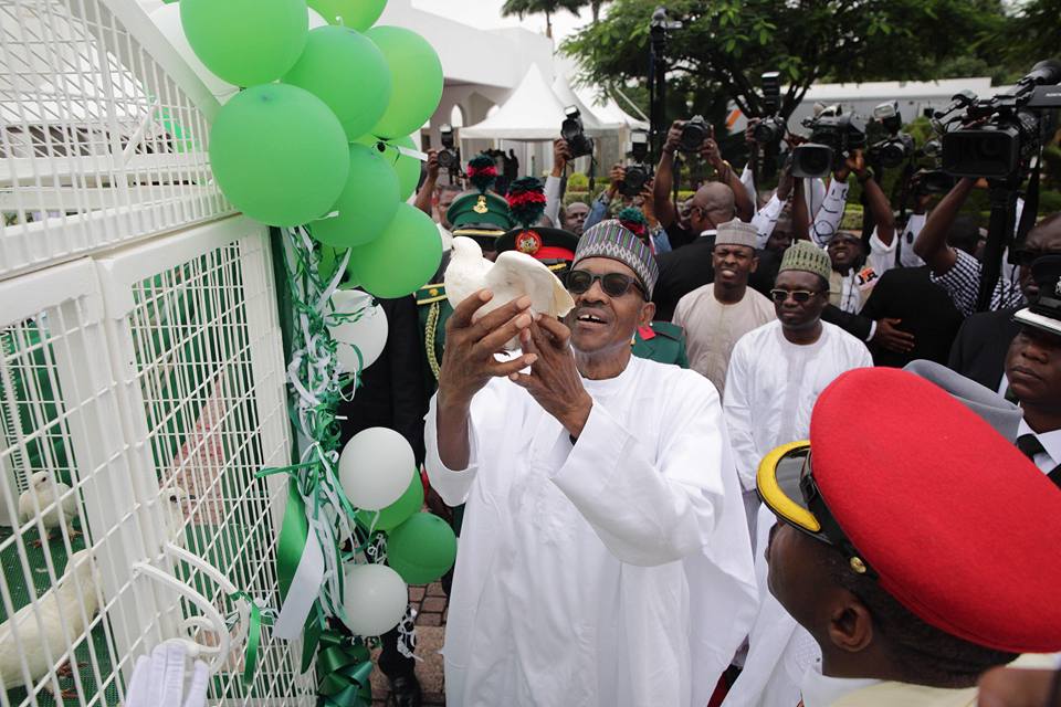 Buhari signs Independence Anniversary register