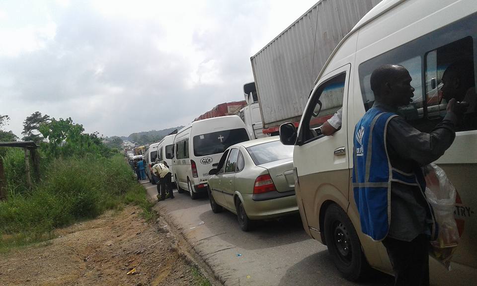 Ondo election: Shagamu-Ore-Benin Expressway blocked