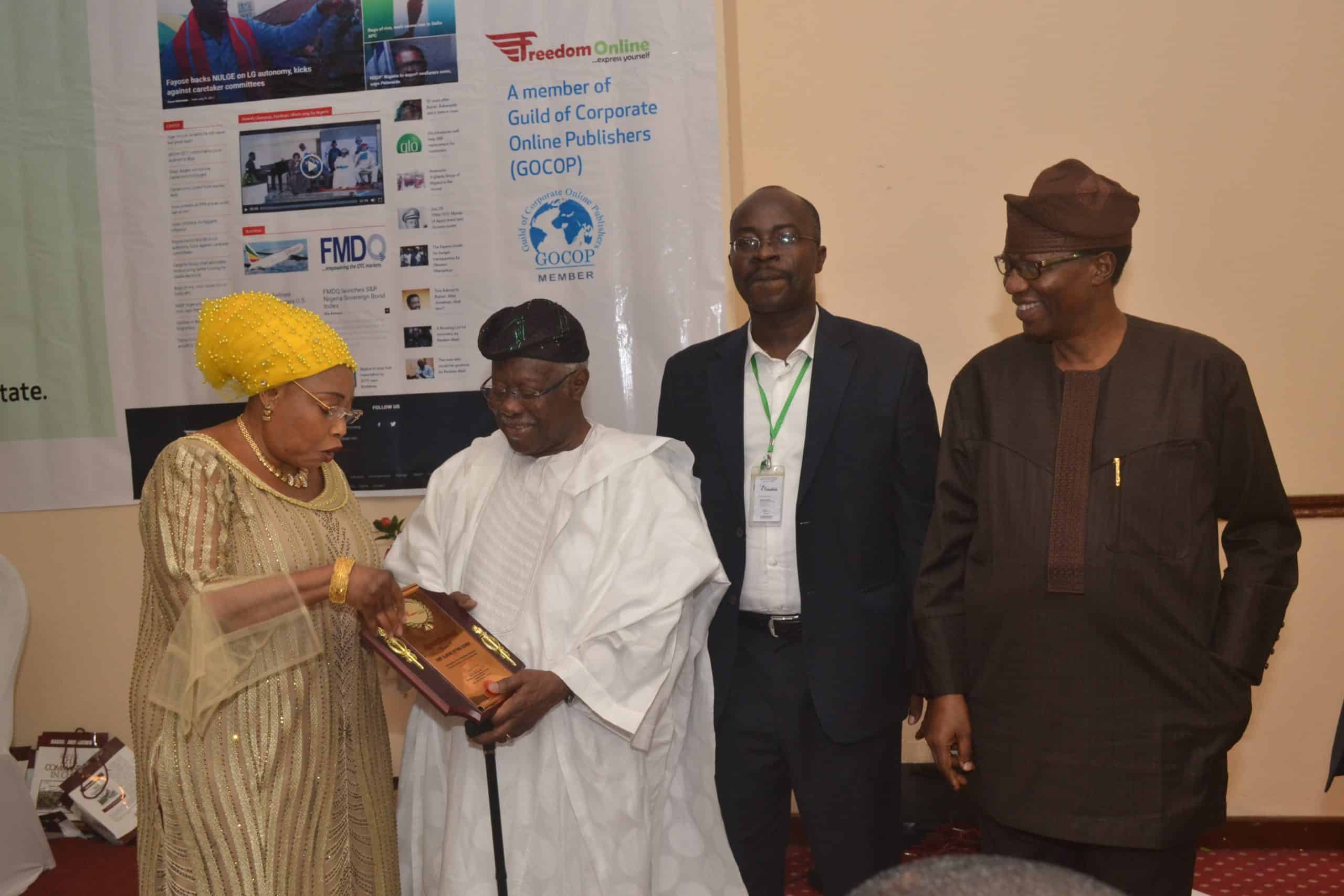 Ambode receives Freedom Online Plaque