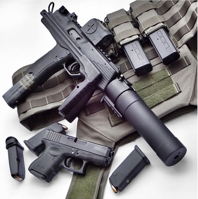 DSS discovers Glock pistol, Uzi, AK-47 guns, keys to 45 exotic vehicles in Suswam’s cars’ boots