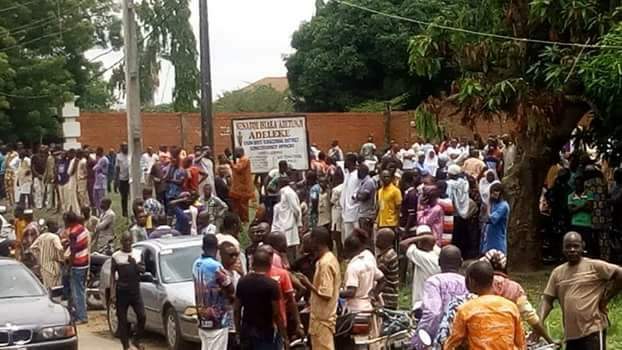 Adeleke: Protest in Ede as family insists on autopsy; NTA reporter attacked; Saraki, Aregbesola, Omisore, APC shocked; PDP declares three-day mourning