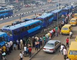 Man dies jumping from moving BRT bus
