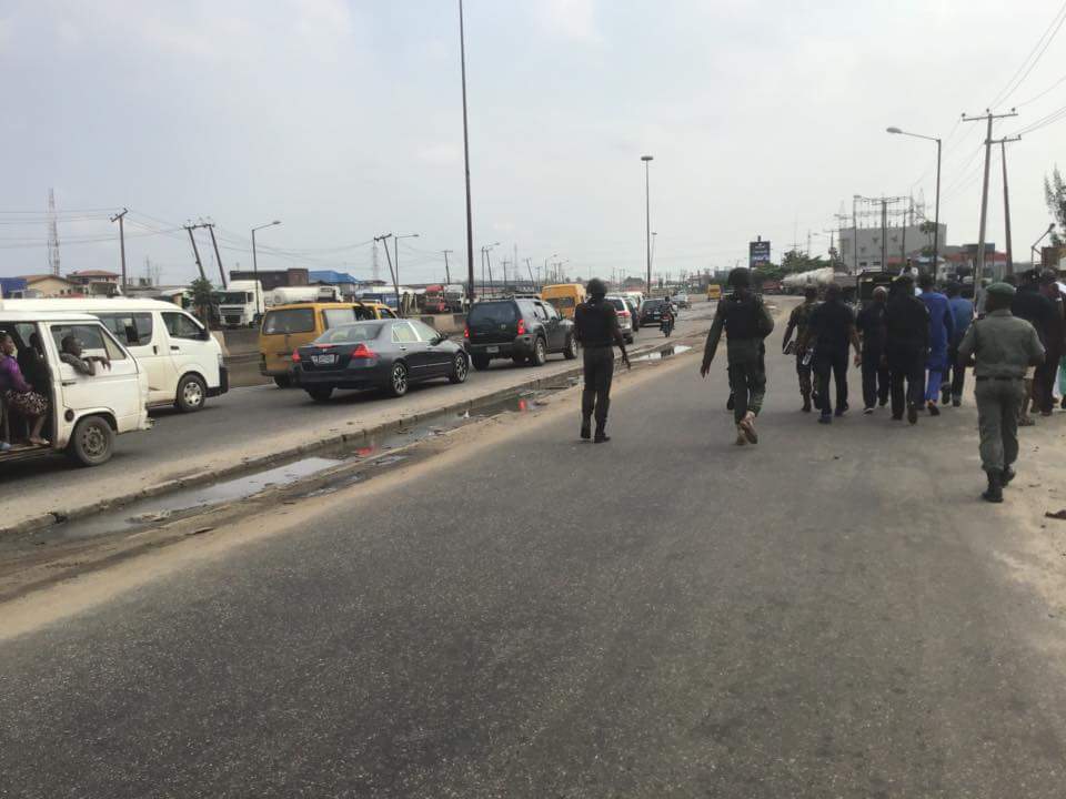 Apapa gridlock: Lagos Task Force frees service lane to ease traffic, as Ambode extends operation