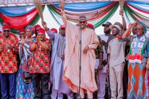 Buhari in Anambra, Enugu, says 'my administration fair to all Nigerians'; pledges to commence East/North railway line after re-election