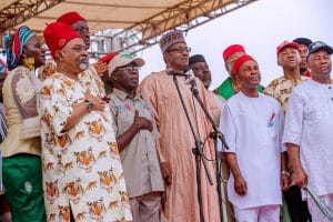 Buhari in Anambra, Enugu, says 'my administration fair to all Nigerians'; pledges to commence East/North railway line after re-election