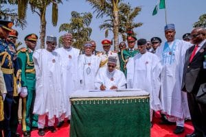 Buhari, Osinbajo, Saraki, Dogara, Onnoghen remember Nigeria’s fallen heroes, perform wreath laying