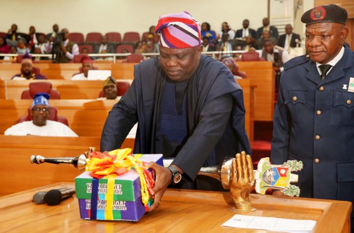 Ambode presents N852.316bn 2019 Budget to lawmakers