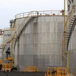 Oil rises due to firm yuan, expectations of more OPEC cuts