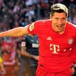Unstoppable Lewandowski scores hat-trick as Bayern demolish Frankfurt 5-0