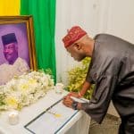 Fashola pays condolence visit to Johnson's family
