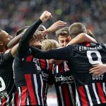 Frankfurt demolish 10-man Bayern 5-1, Gladbach stay top