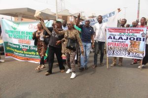 Western Nigeria Security Network: Police stop rally in Lagos, as protesters shout 'Scrap Amotekun, scrap Nigeria, every Yoruba is Amotekun'
