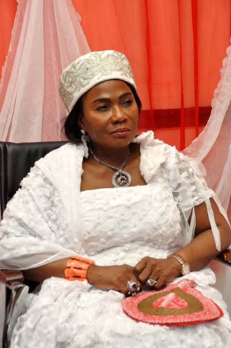 Erelu Dosumu appeals for peace in Iruland, canvasses support for Oba Lawal