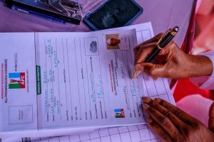 Buhari revalidates APC membership, challenges party’s leadership on registration