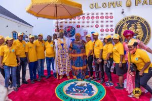 A Reward for Success: Olowu of Kuta honours Tukur Buratai with Thanksgiving