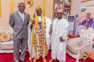 A Reward for Success: Olowu of Kuta honours Tukur Buratai with Thanksgiving