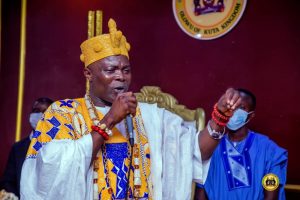 A Reward for Success: Olowu of Kuta honours Tukur Buratai with Thanksgiving