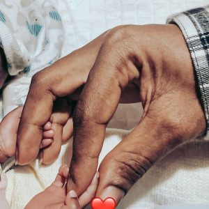 Nigerian singer Kizz Daniel celebrates 27th birthday, welcomes twins