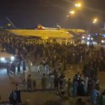 Afghanistan: Chaos as Taliban fighters take over presidential palace