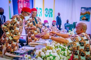 Buhari arrives Owerri,  meets South-East stakeholders