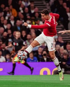 Ronaldo leads Manchester United's recovery against Tottenham