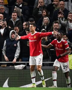 Ronaldo leads Manchester United's recovery against Tottenham