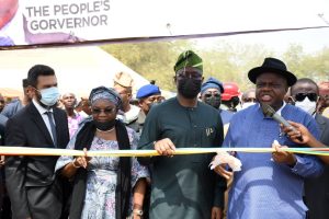 Makinde names Airport Road after Olunloyo