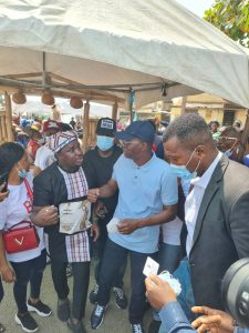Shouts of 'four more years' as Sanwo-Olu makes surprise appearance at Food Outreach for vulnerable