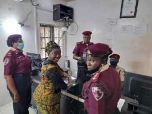 Sanwo-Olu renews driver’s licence 