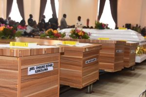 Owo massacre: Akeredolu weeps at funeral service