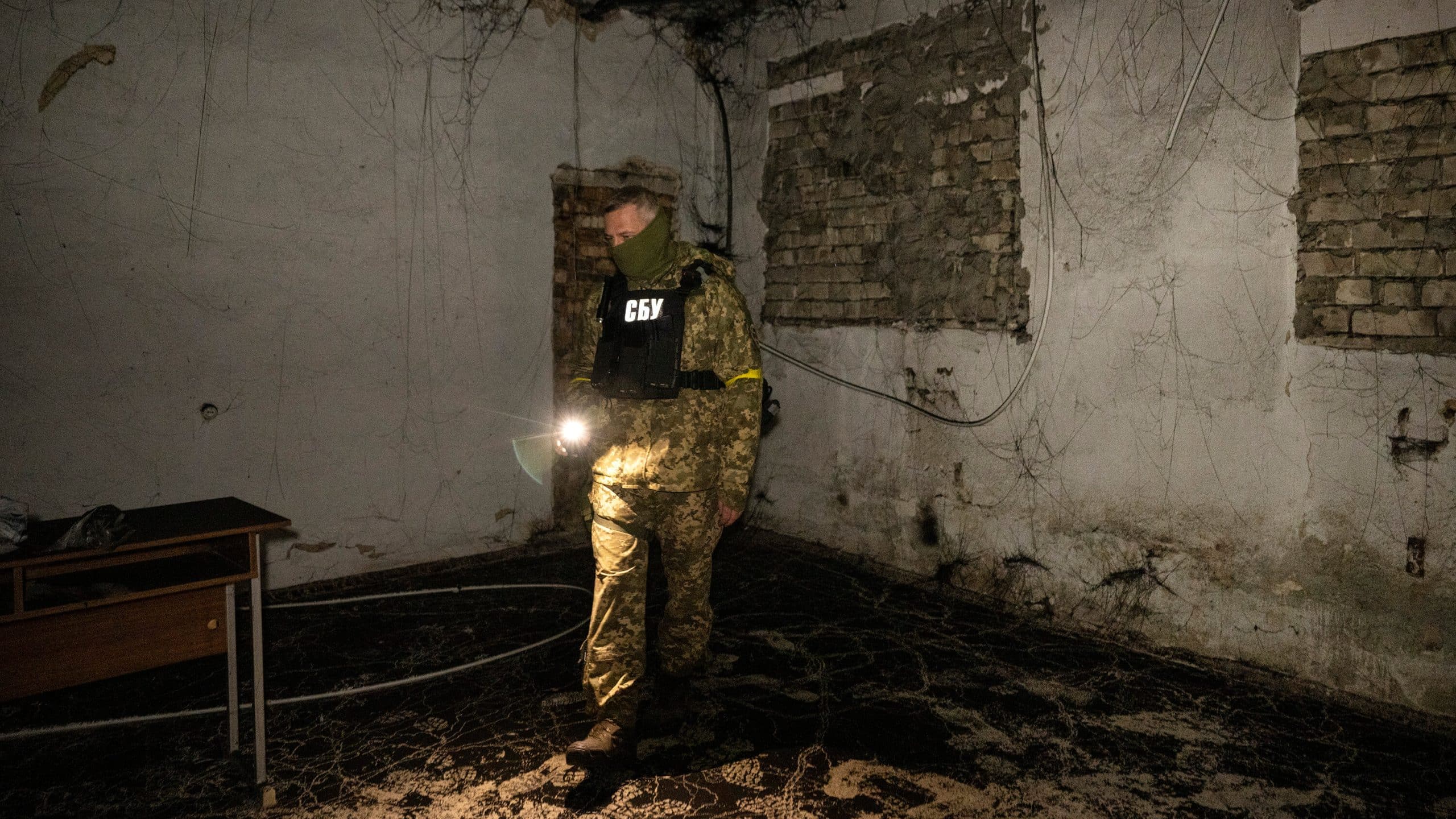 Ukrainian police find evidence of torture in Kherson