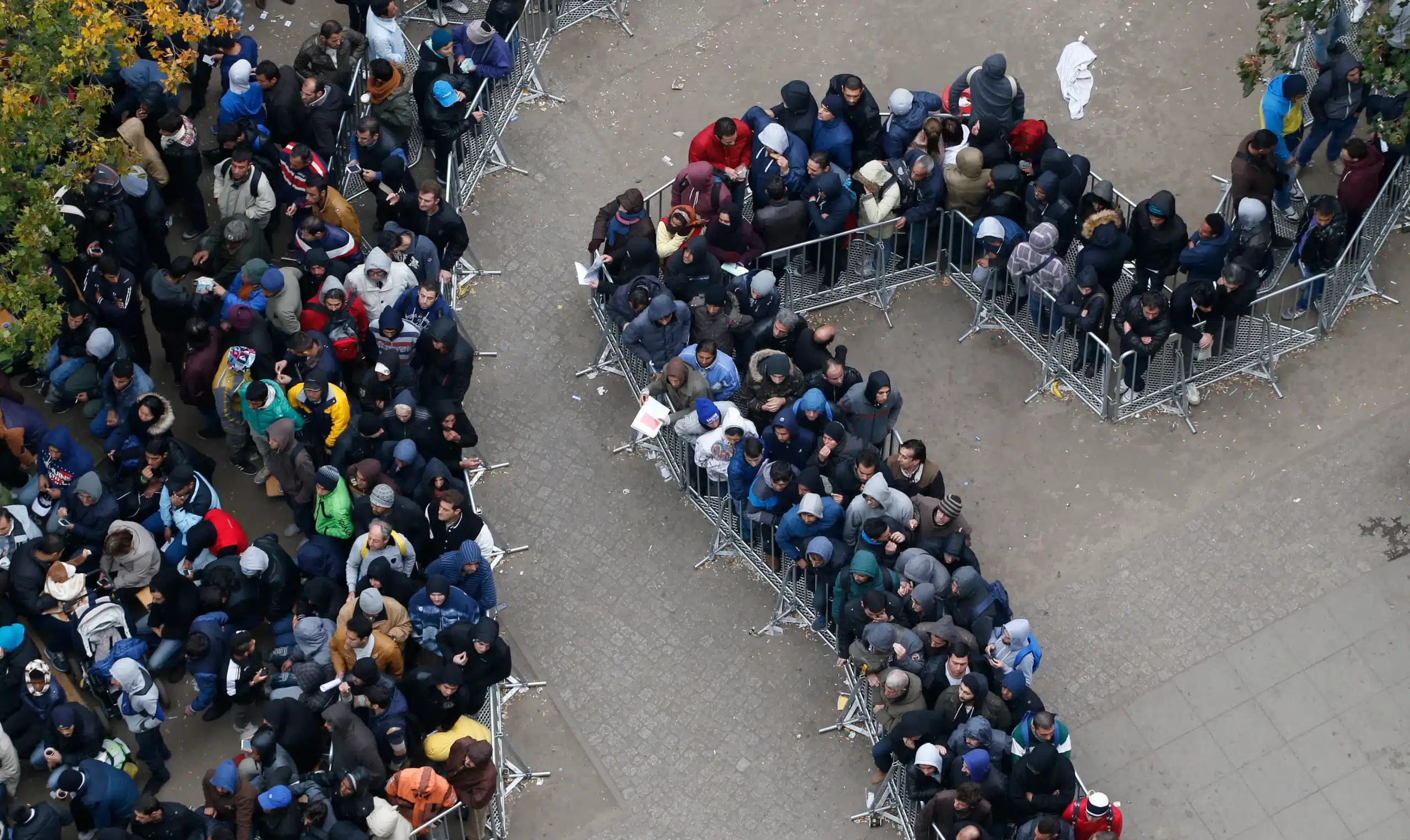 Berlin implements emergency plan to accommodate refugees