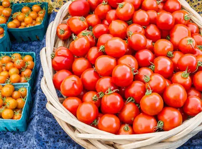 FCT housewives ditch tomatoes for stews as cost skyrockets