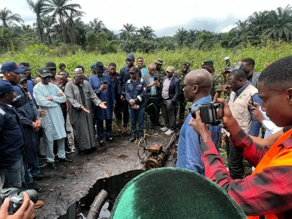 FG discovers illegal crude oil connection in Abia