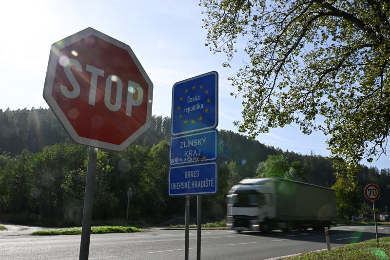 Czech Republic, Poland start police checks on border with Slovakia