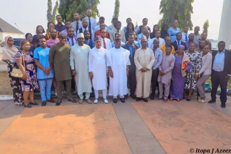 Yahaya Bello grants 10O% hazard allowance to medical doctors, others in Kogi