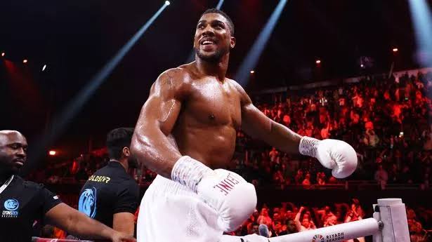 Joshua knocks out Ngannou
