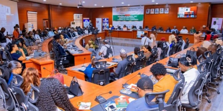 Alt="Participants at the Conference"