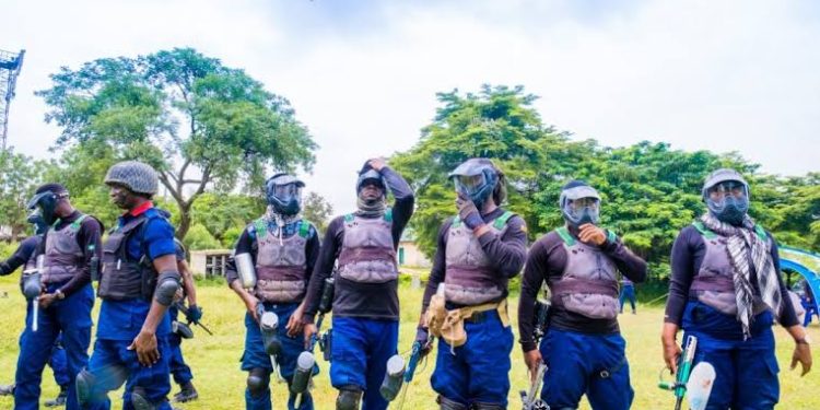 Alt="Nigeria Security and Civil Defense Corps personnels"