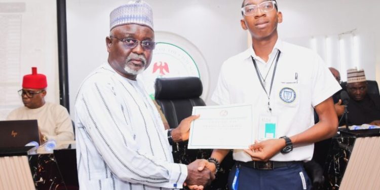 Tamundodumotein, 15, wins young scientist presidential award