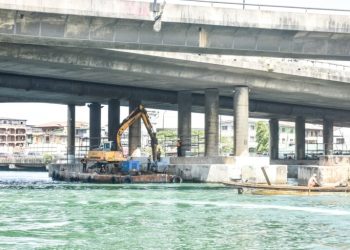 Emergency at Eko Bridge: Dredger destroys pier cap, rods; Umahi expresses concern