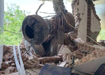 Air India Flight AI171 crashes minutes after takeoff to London (see pix)