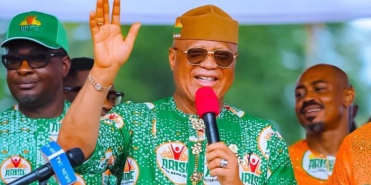 Akwa Ibom Governor Eno finally dumps PDP, joins APC
